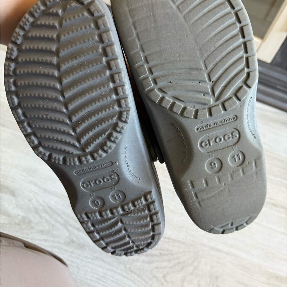 Crocs - Picture 2 of 2